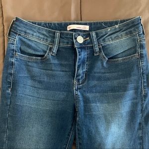 Low rise ultimate Jegging size 3